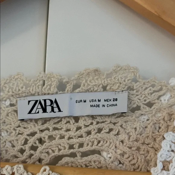 Zara Crochet Lace Top in Beige and White, M - Picture 2 of 5